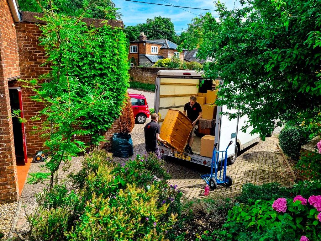 Tom's Vans Bristol carrying out another large house move 